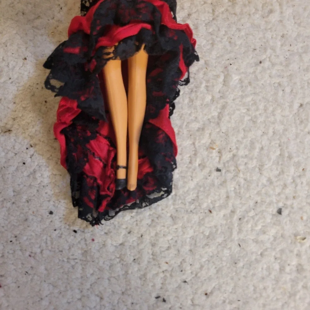 1982 Spanish Barbie Dolls of the World #4031 Red Black Flamenco Dress Vintage